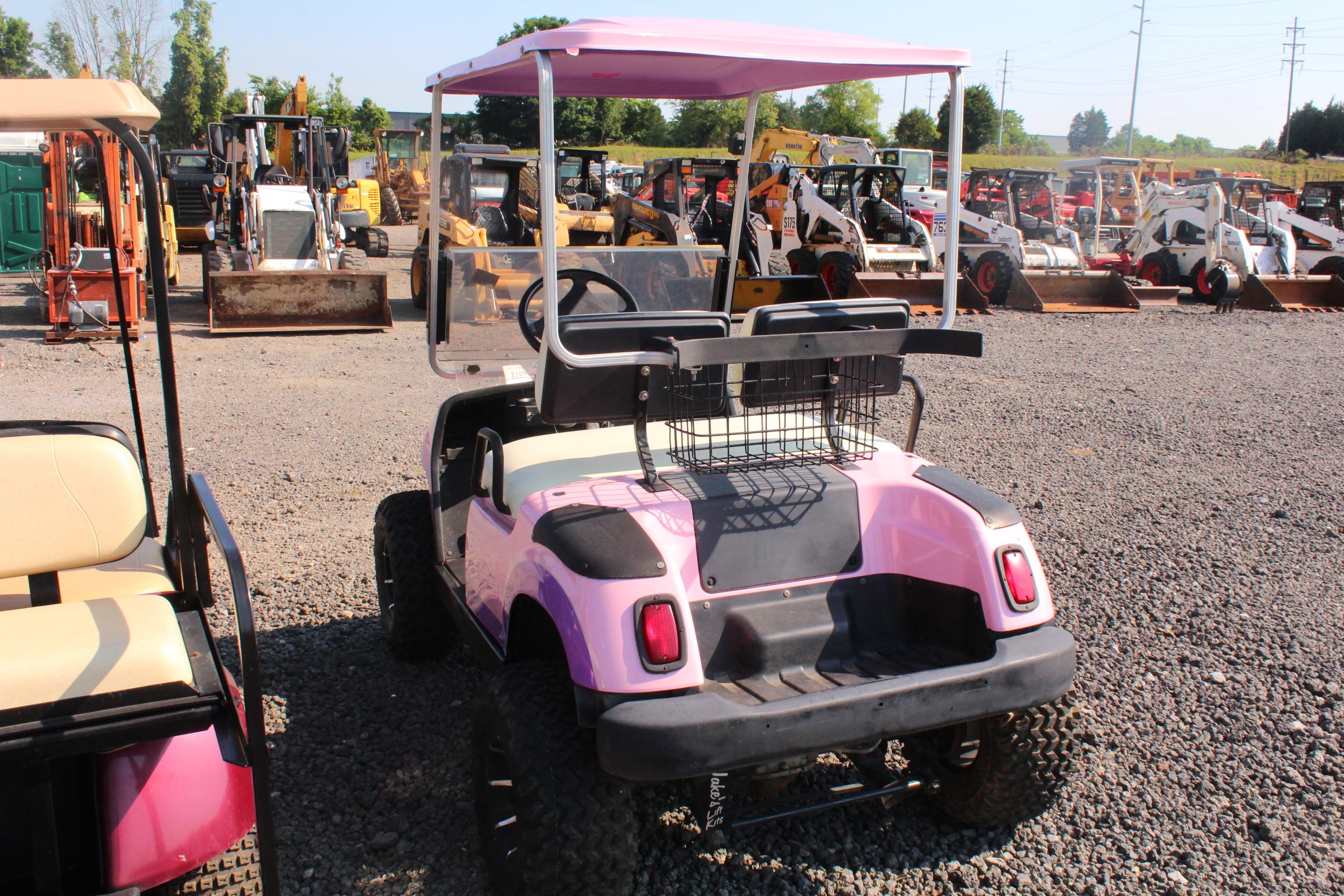 YAMAHA LIFTED ELECTRIC GOLF CART TOP, WINDSHIELD, CLUB RACK ON BACK TAG# 2872Z