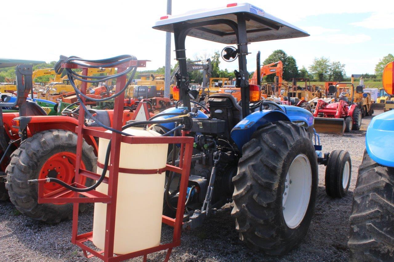 NEW HOLLAND TN55 2WD, CANOPY TOP, 8 SPD TRANS, ONE REMOTE, 3PT HITCH, PTO, 936 HRS, S/N 001232935, T