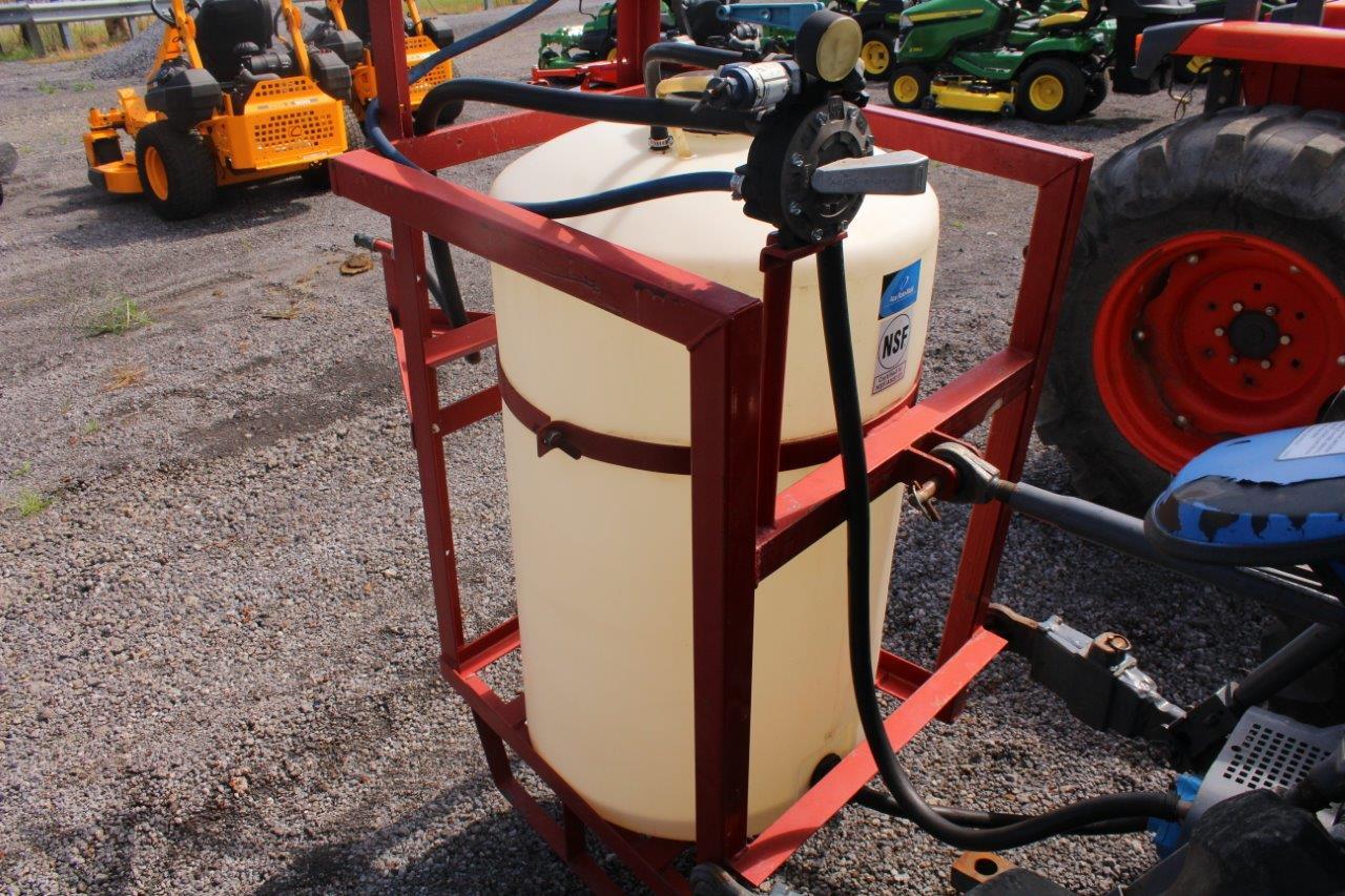 NEW HOLLAND TN55 2WD, CANOPY TOP, 8 SPD TRANS, ONE REMOTE, 3PT HITCH, PTO, 936 HRS, S/N 001232935, T