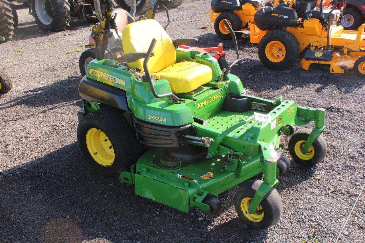 JOHN DEERE ZTRACK 925A - 60" CUT 27 HP KAWASAKI ENGINE, SHOWING 662 HRS, S# 9C925APO13893 TAG# 5168