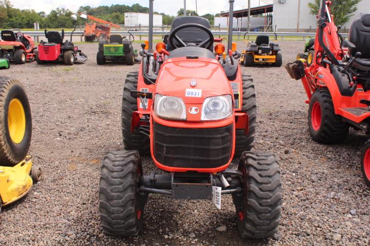 KUBOTA B2620 4WD TRACTOR 3PT HITCH, DSL,P/S, PTO, ROLL BAR, SHOWING 462 HRS, S/N# 51155, TAG# 9398