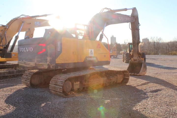 VOLVO EC220 EL EXCAVATOR