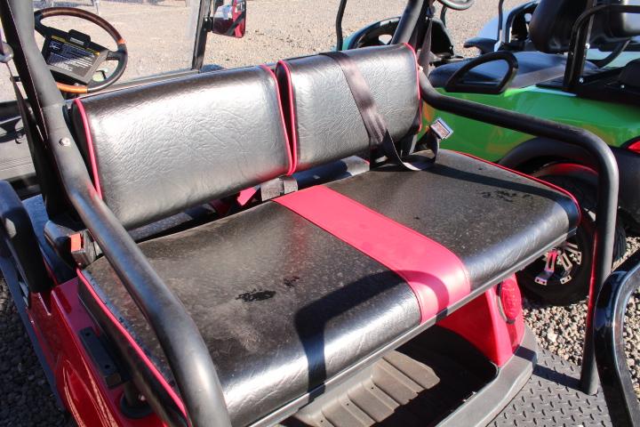 2010 TOMBERLIN E-MERQE 500 GOLF CART