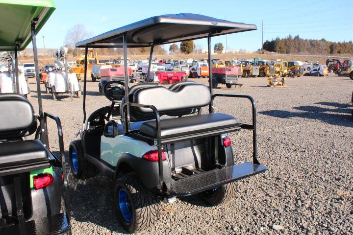 2018 CLUB CAR LIFTED ELECTRIC GOLF CART