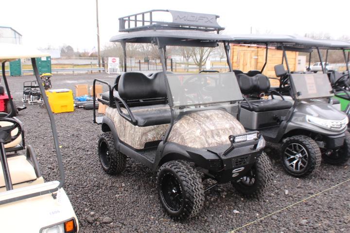 2018 CLUB CAR LIFTED ELECTRIC GOLF CART