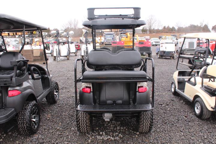 2018 CLUB CAR LIFTED ELECTRIC GOLF CART