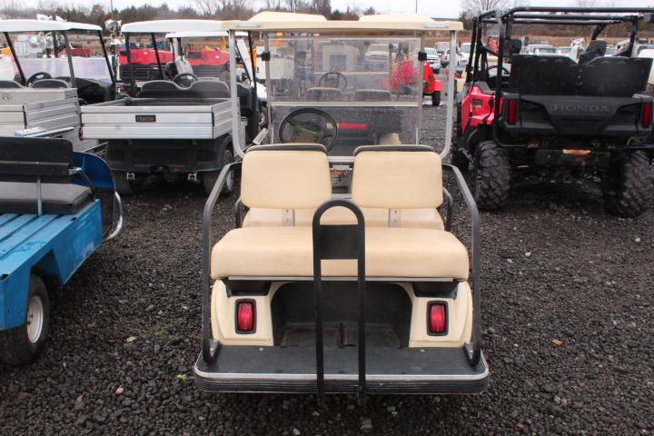 CLUB CAR ELECTRIC GOLF CART W/ CHARGER