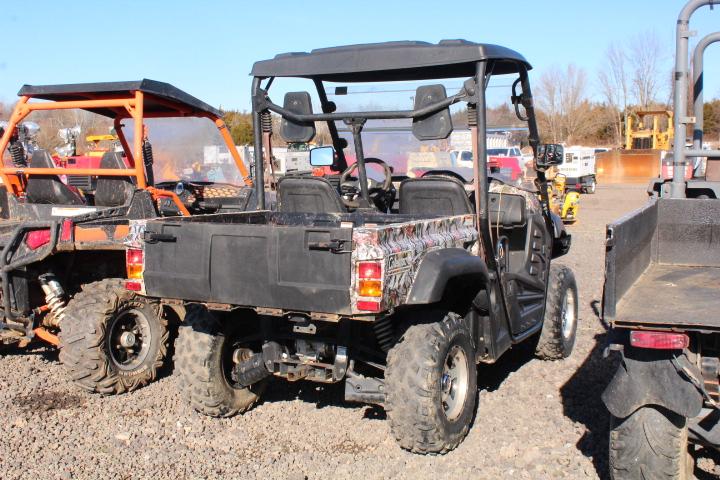 COLEMAN UTV 700 4X4 SIDE BY SIDE