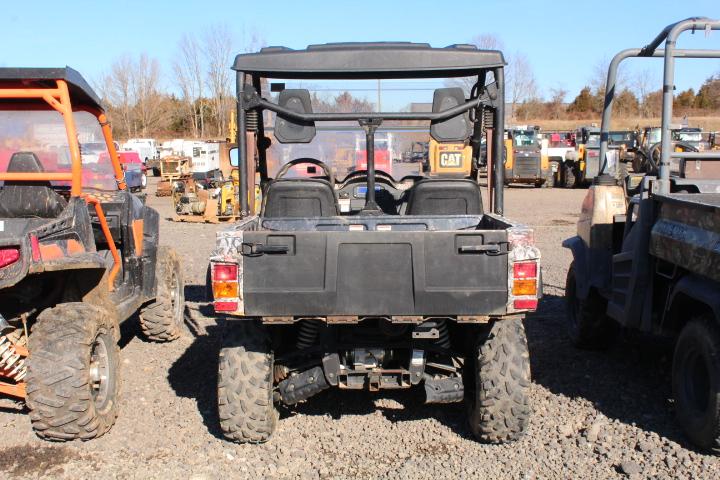 COLEMAN UTV 700 4X4 SIDE BY SIDE