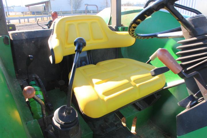 JOHN DEERE 5500 2WD TRACTOR