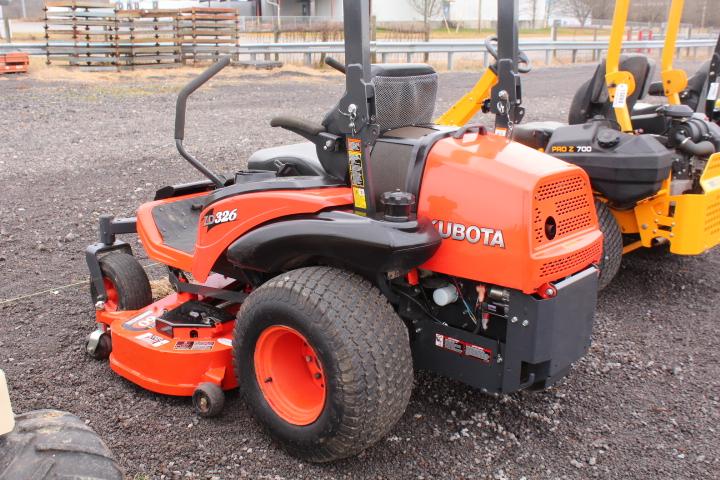 KUBOTA ZD 326 ZERO TURN MOWER