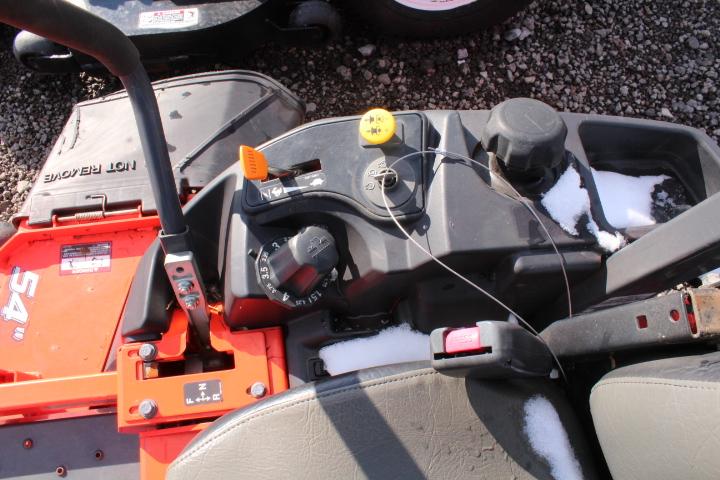 KUBOTA ZG127S ZERO TURN MOWER