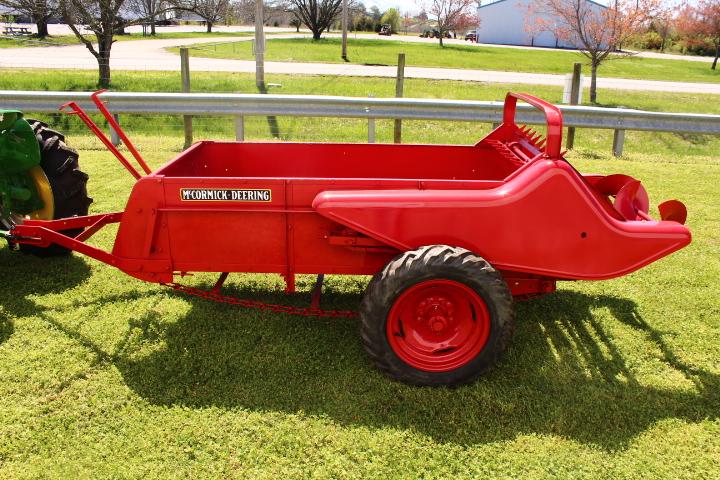 MCCORMICK DEERING GROUND DRIVEN MANURE SPREADER