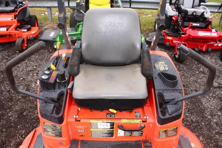 KUBOTA ZD323 ZERO TURN MOWER