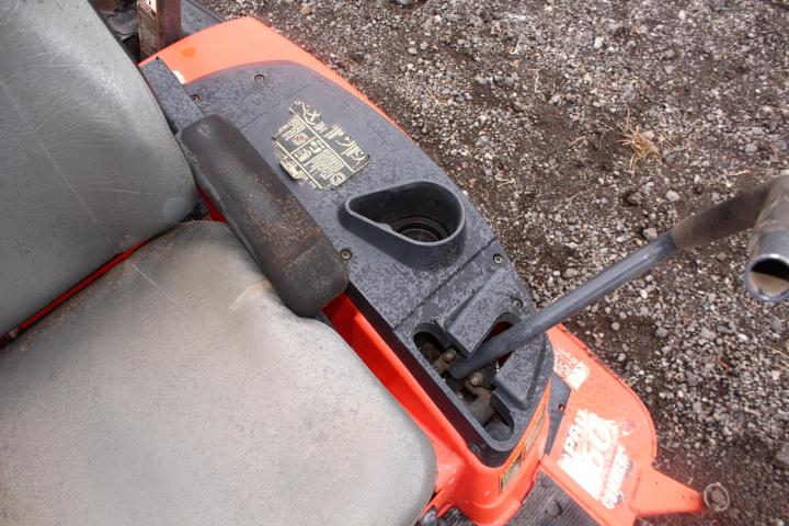 KUBOTA ZD323 ZERO TURN MOWER