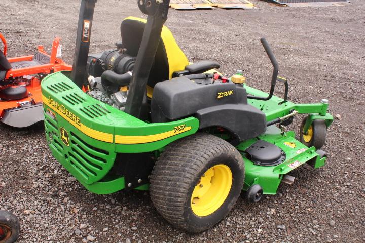 JOHN DEERE 757 Z TRACK ZERO TURN MOWER