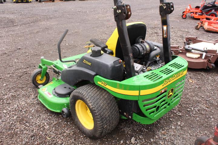 JOHN DEERE 757 Z TRACK ZERO TURN MOWER