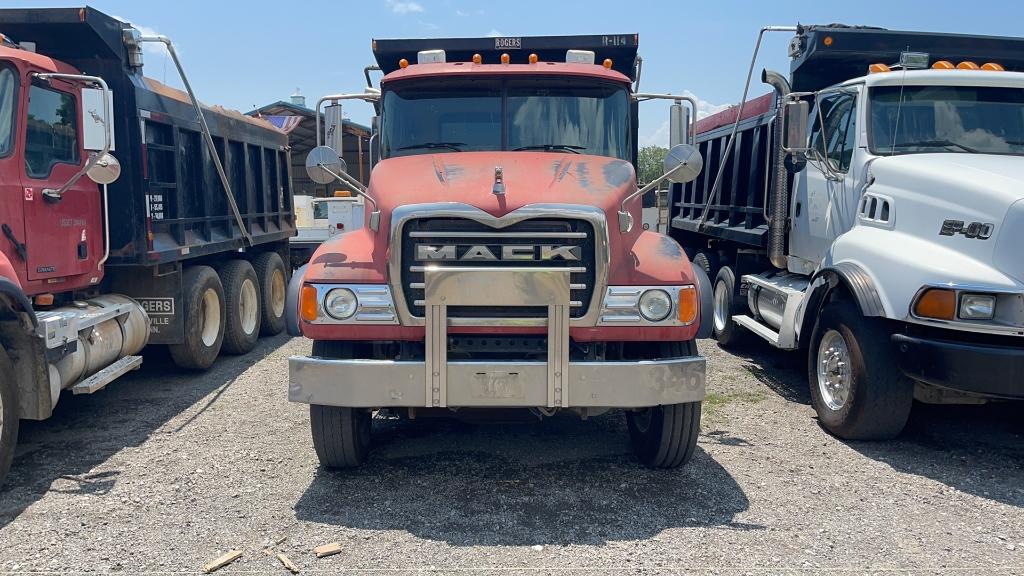 2004 MACK CV713 GRANITE TRI-AXLE DUMP TRUCK