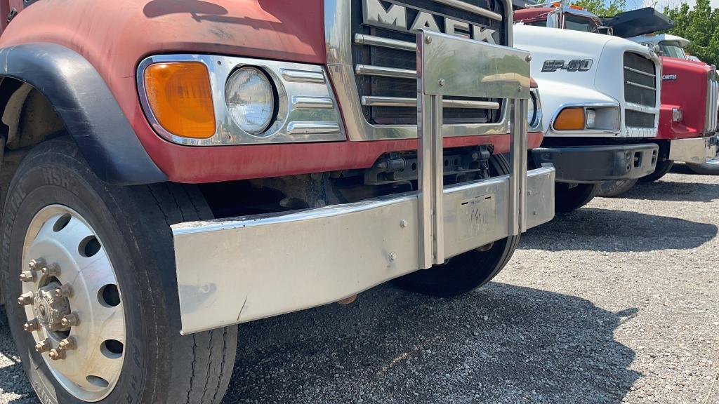 2004 MACK CV713 GRANITE TRI-AXLE DUMP TRUCK