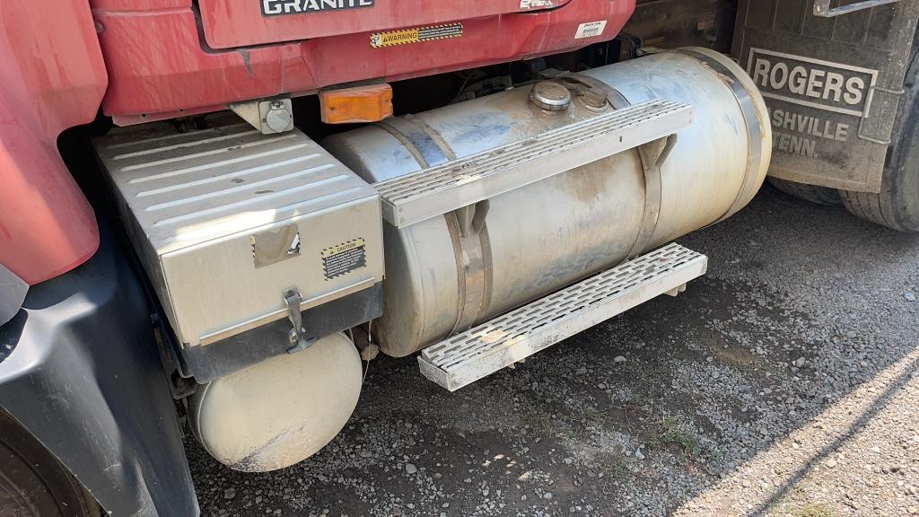 2004 MACK CV713 GRANITE TRI-AXLE DUMP TRUCK