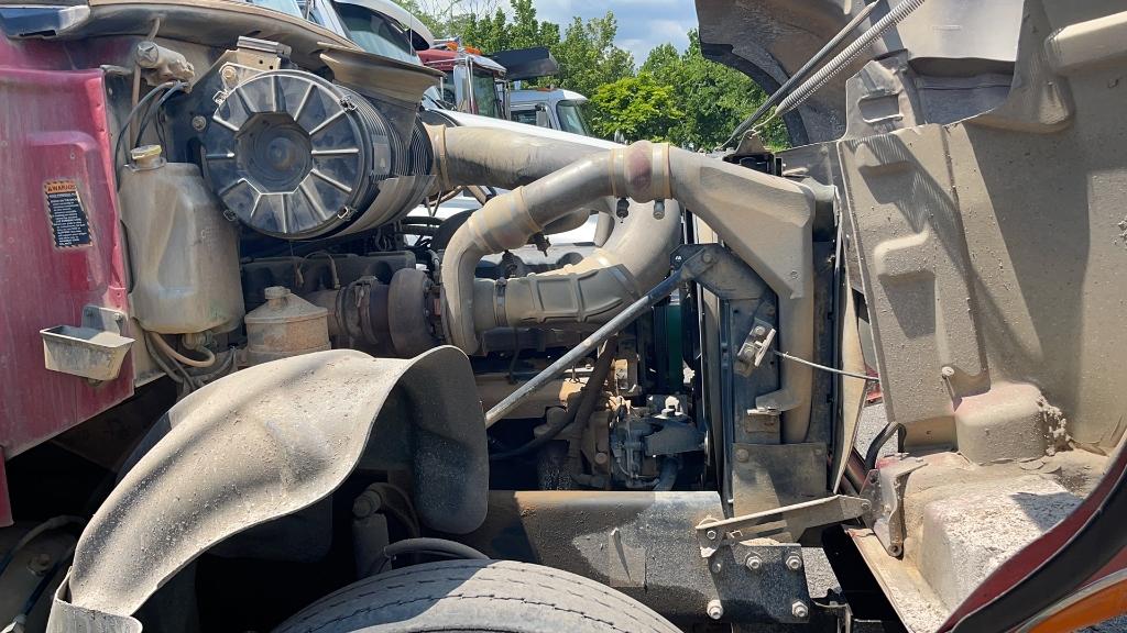 2004 MACK CV713 GRANITE TRI-AXLE DUMP TRUCK