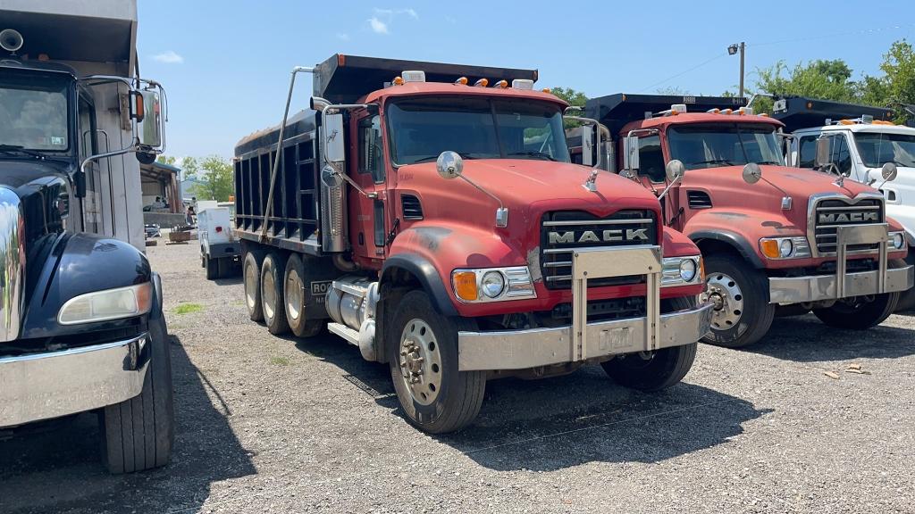 2004 MACK CV713 GRANITE TRI-AXLE DUMP TRUCK