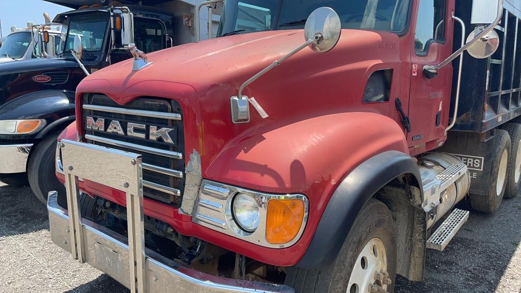 2004 MACK CV713 GRANITE TRI-AXLE DUMP TRUCK