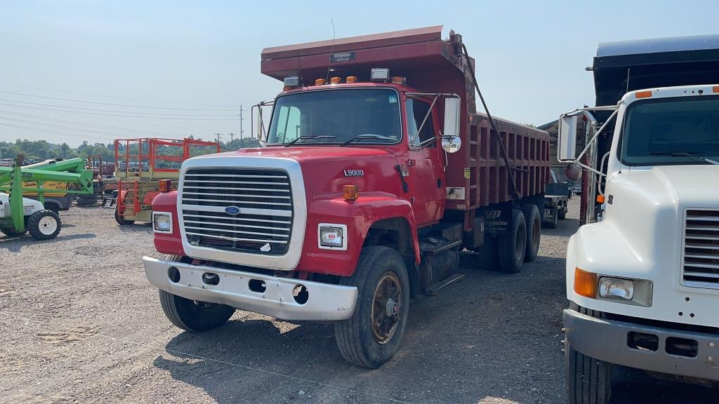 1995 FORD L9000 DUMP TRUCK