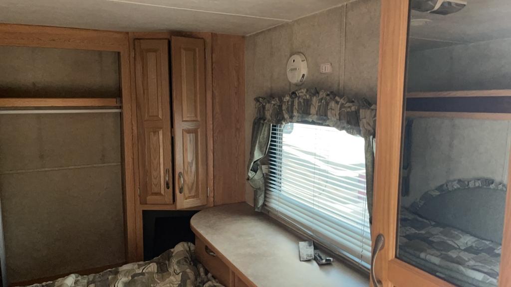 2008 BROOKSIDE BY SUNNY BROOK 30' CAMPER