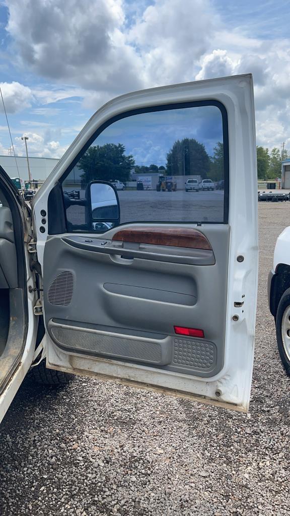 2004 FORD F-250 4 DOOR PICKUP TRUCK