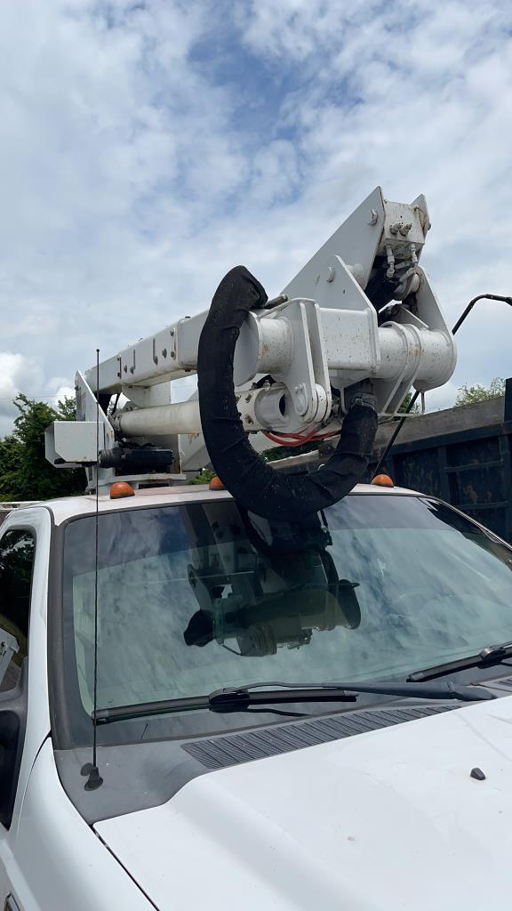 2008 FORD F-550 BUCKET TRUCK 2WD