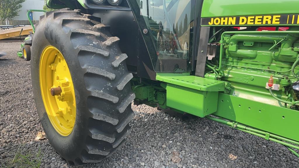 JOHN DEERE 2955 TRACTOR