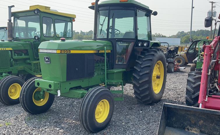 JOHN DEERE 2955 TRACTOR