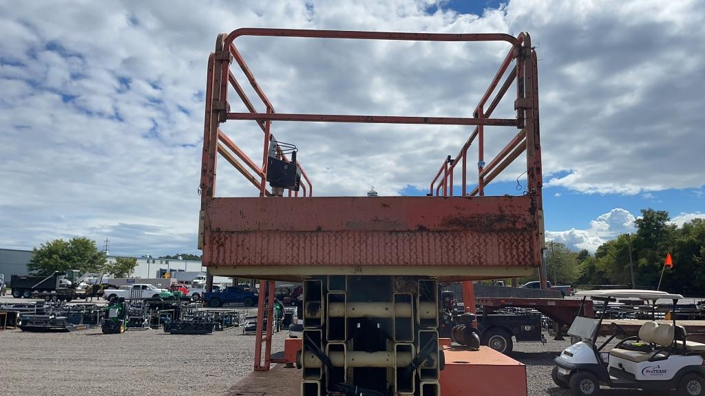 JLG 500 RTS SCISSOR LIFT 4WD