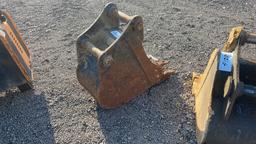 12" CAT EXCAVATOR BUCKET FITS 305