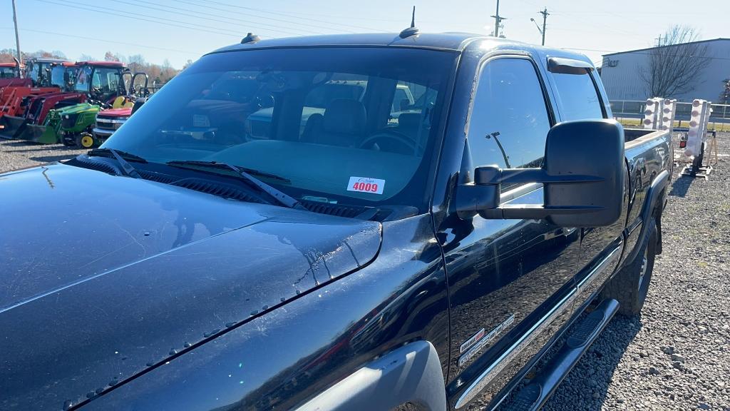 2003 GMC 2500HD DURAMAX 4 DOOR PICKUP TRUCK