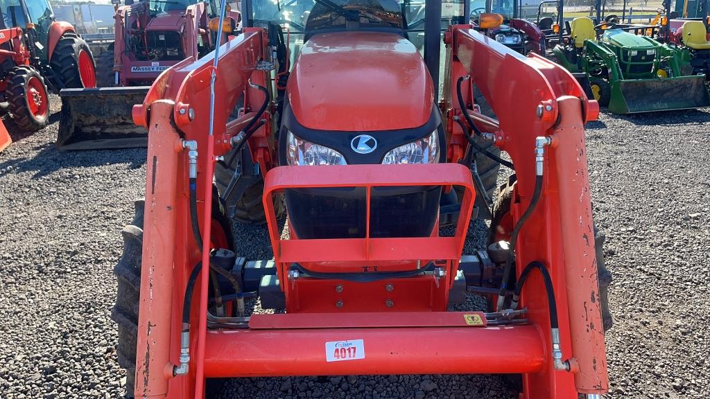 KUBOTA M6060 TRACTOR