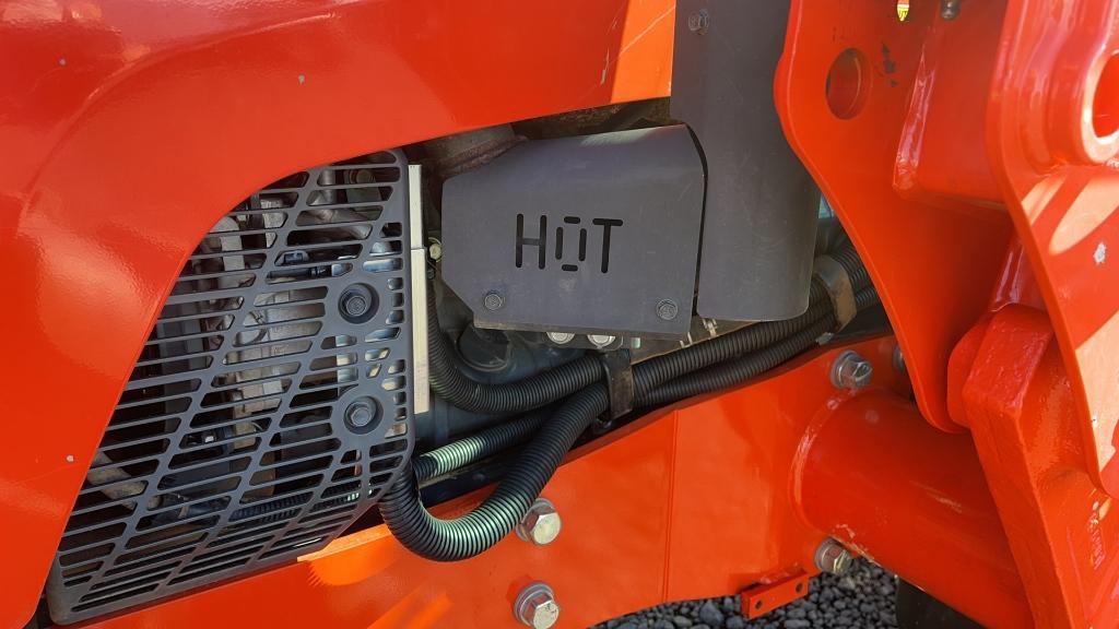 2016 KUBOTA M7060D TRACTOR