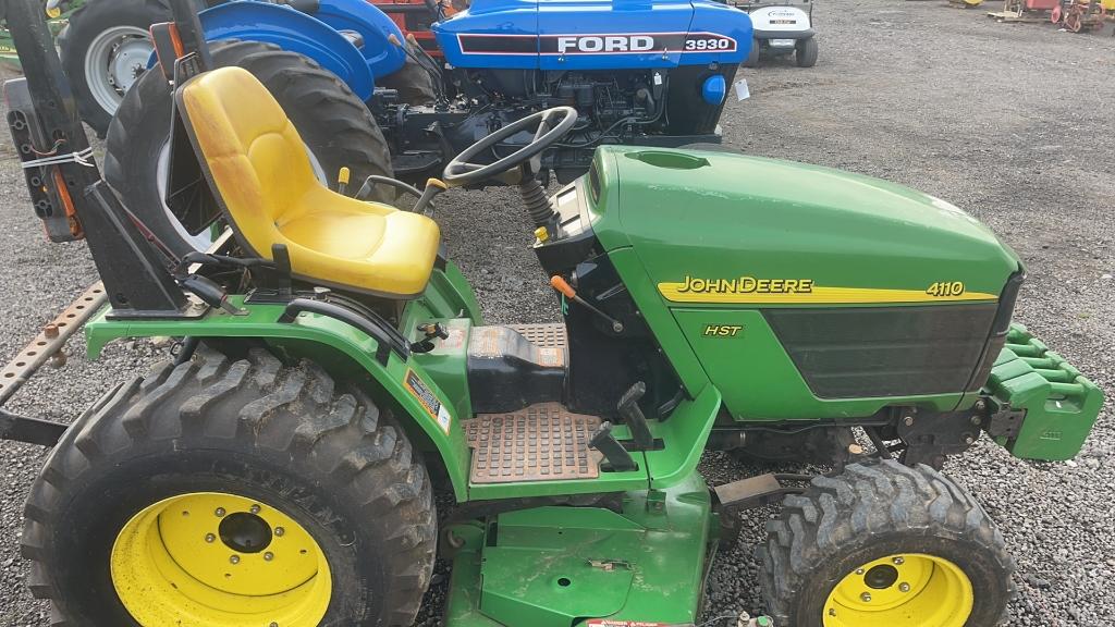 JOHN DEERE 4110 TRACTOR