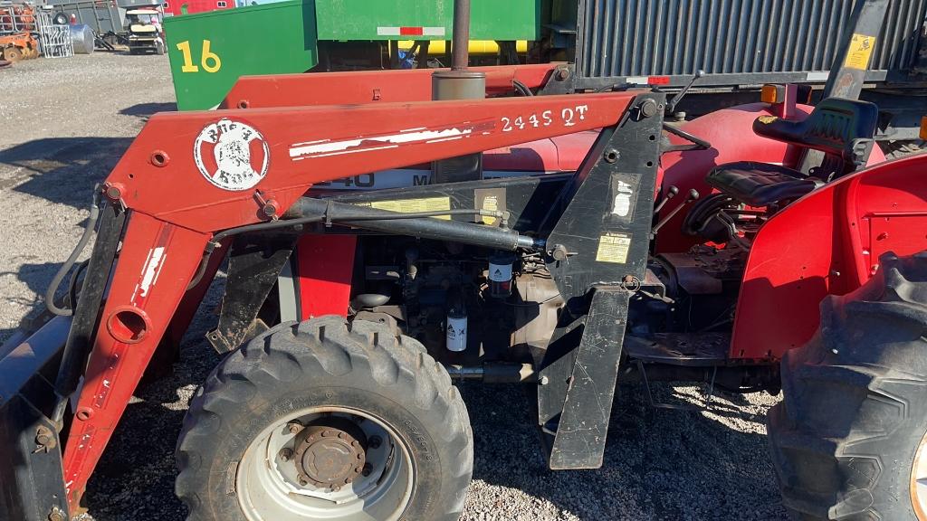 MASSEY FERGUSON 240 TRACTOR