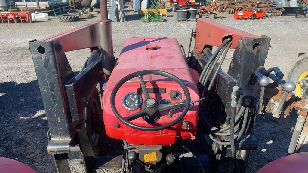 MASSEY FERGUSON 240 TRACTOR