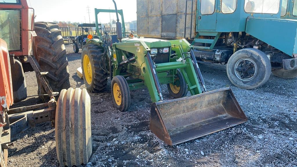 JOHN DEERE 1050 TRACTOR