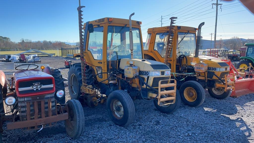 CASE IH 3230 TRACTOR