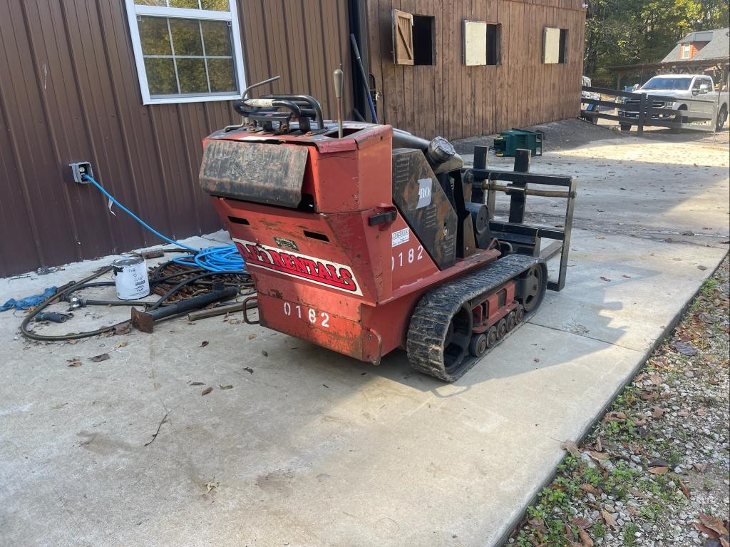 TORO DINGO TX 413 WITH FORKS