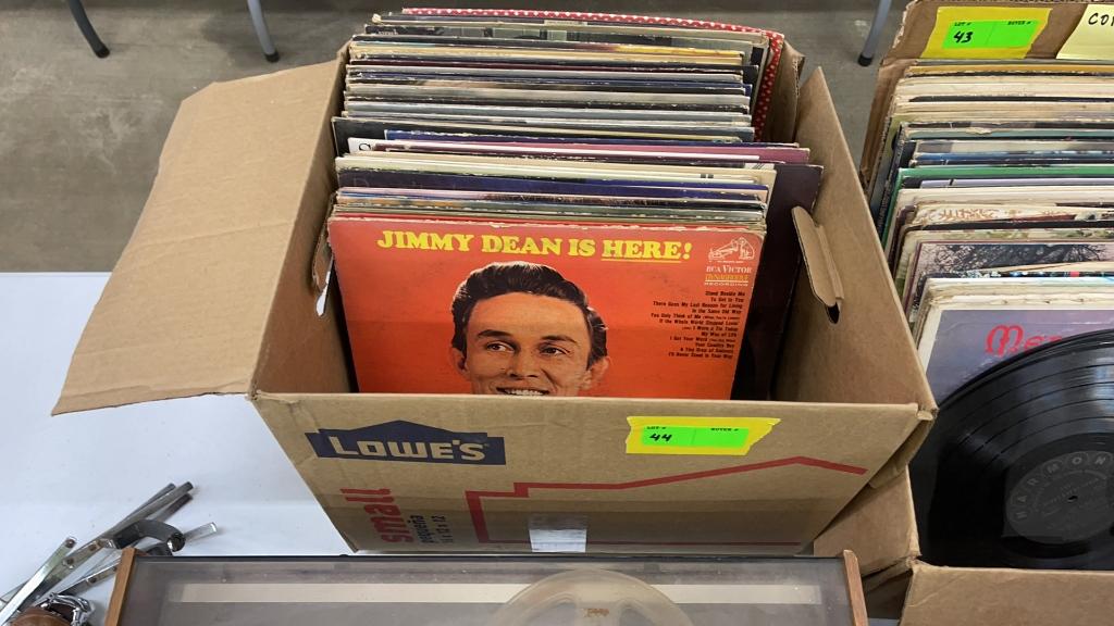 MIXED LOT OF RECORDS