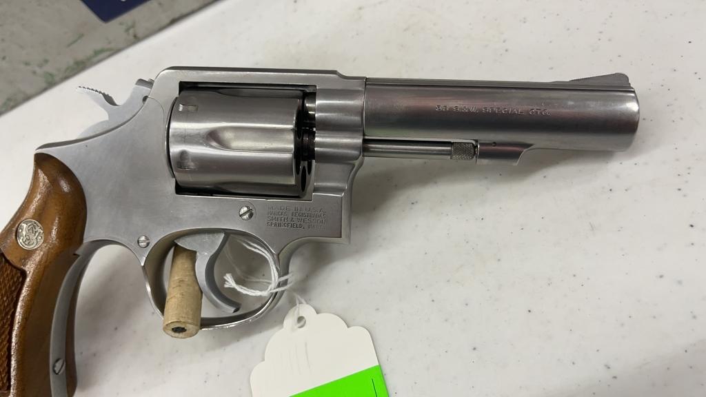 SMITH AND WESSON .38SPECIAL MODEL 64-5 REVOLVER