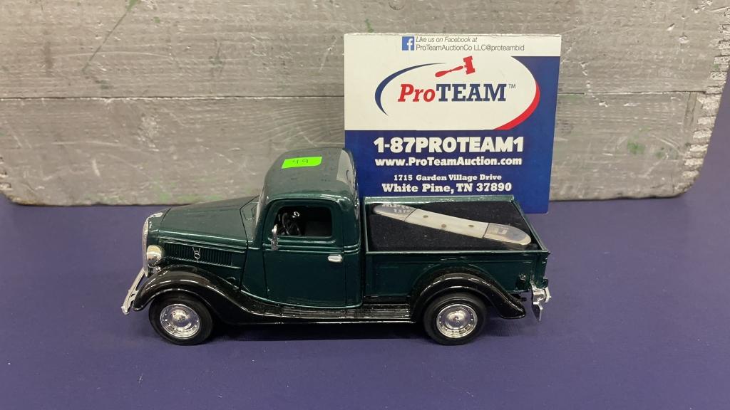 1937 FORD PICK UP 1:24 SCALE W/ UNUSED KNIFE