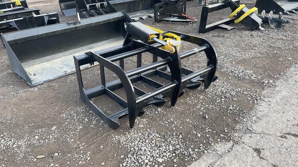 UNUSED 47" SKID STEER SINGLE CYLINDER GRAPPLE