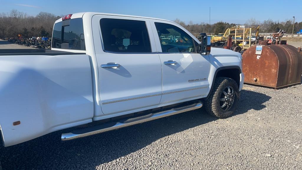 2015 GMC DENALI 3500HD DUALLY TRUCK