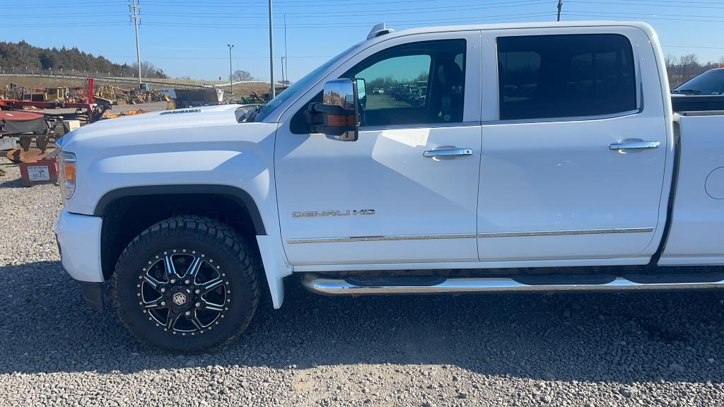 2015 GMC DENALI 3500HD DUALLY TRUCK